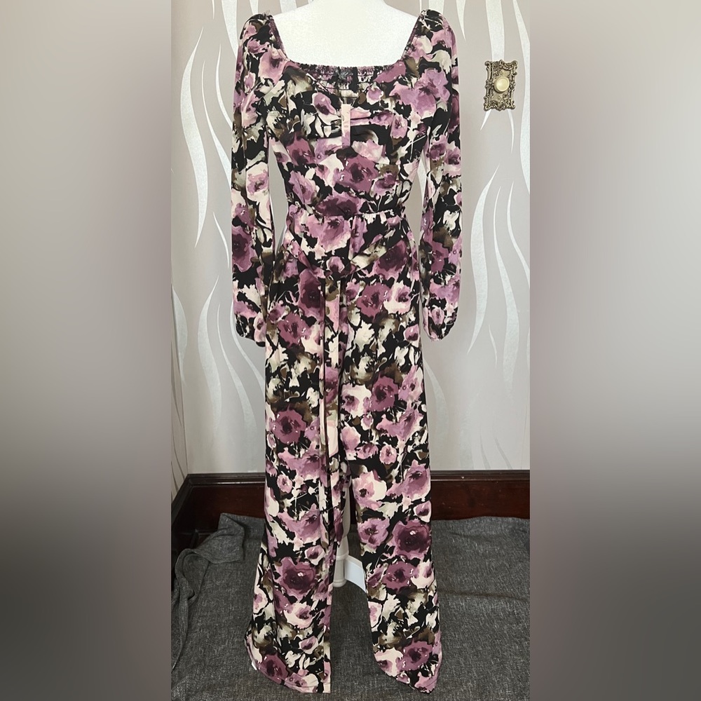 Brand new , brand lily rose , size x small , 41 1/2 inches long from waist down